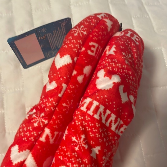 ♥️3/$30} DISNEY: Mickey & Minnie Snuggle Toes Slippers - Picture 3 of 4